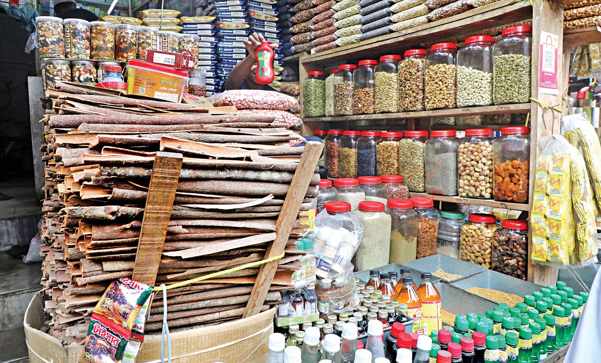 A spice shop at Kaptan Bazar