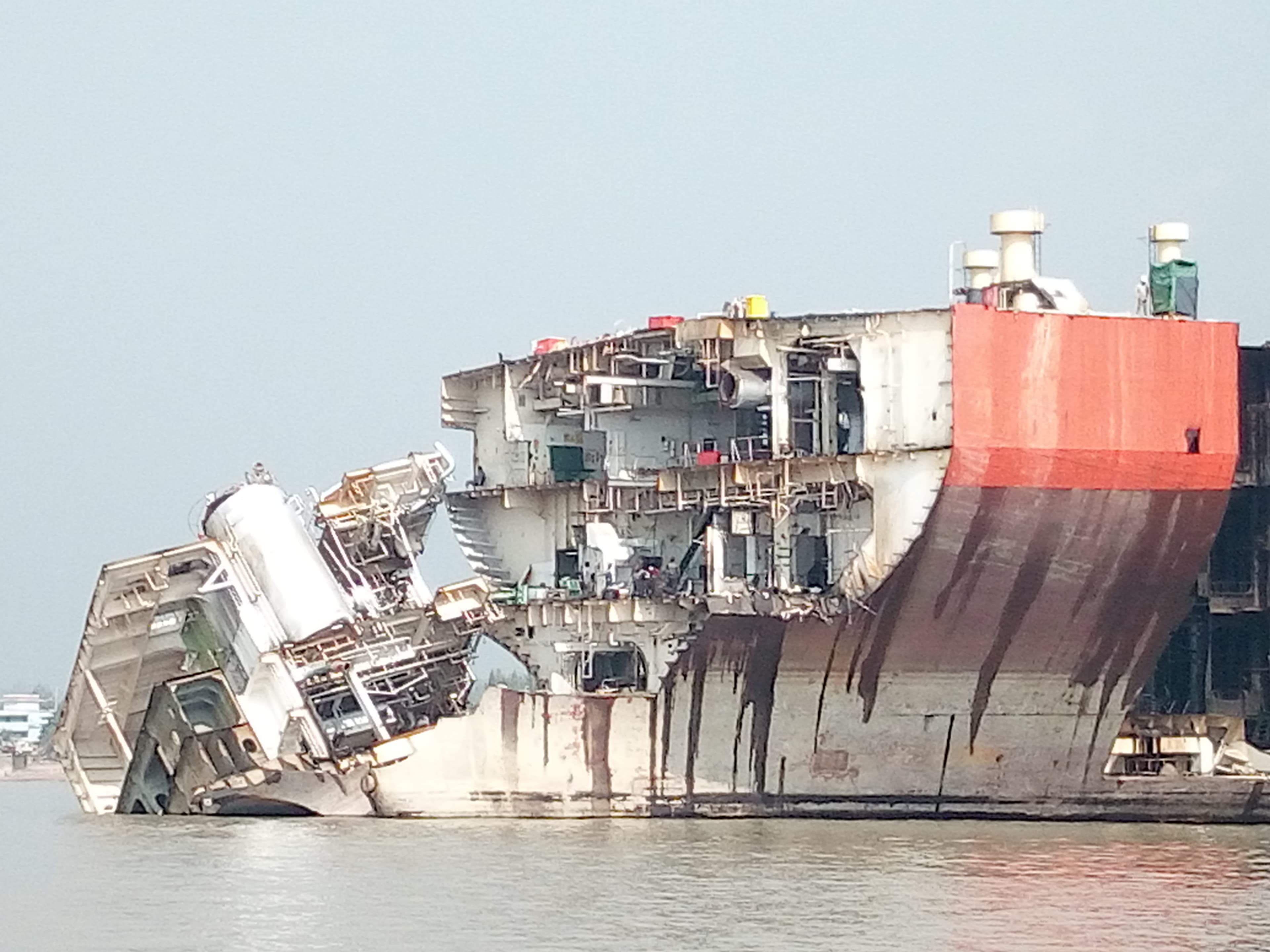 Chittagong ship breaking yard tour (1-Day) image 1